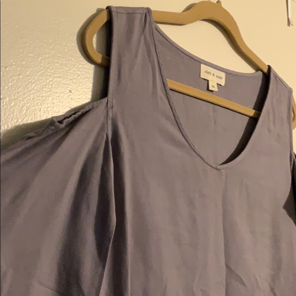 Cloth & Stone cold shoulder top - Picture 2 of 3